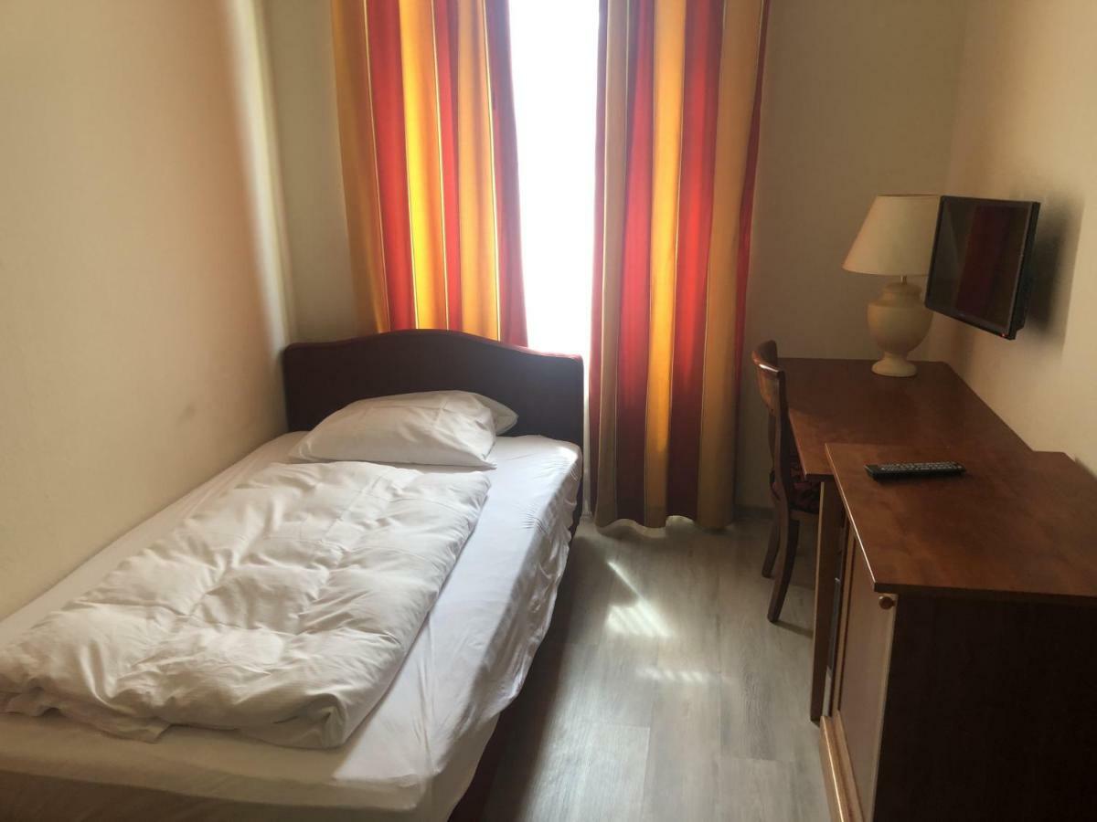 Hotel-Events Adlerpalast Rüsselsheim Eksteriør billede