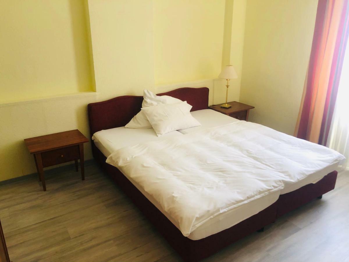 Hotel-Events Adlerpalast Rüsselsheim Eksteriør billede