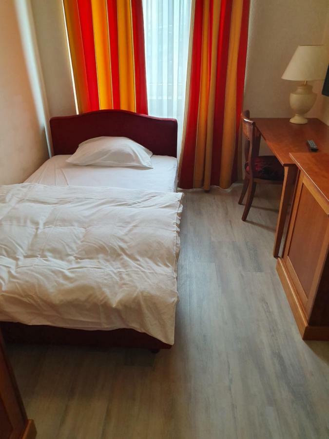 Hotel-Events Adlerpalast Rüsselsheim Eksteriør billede