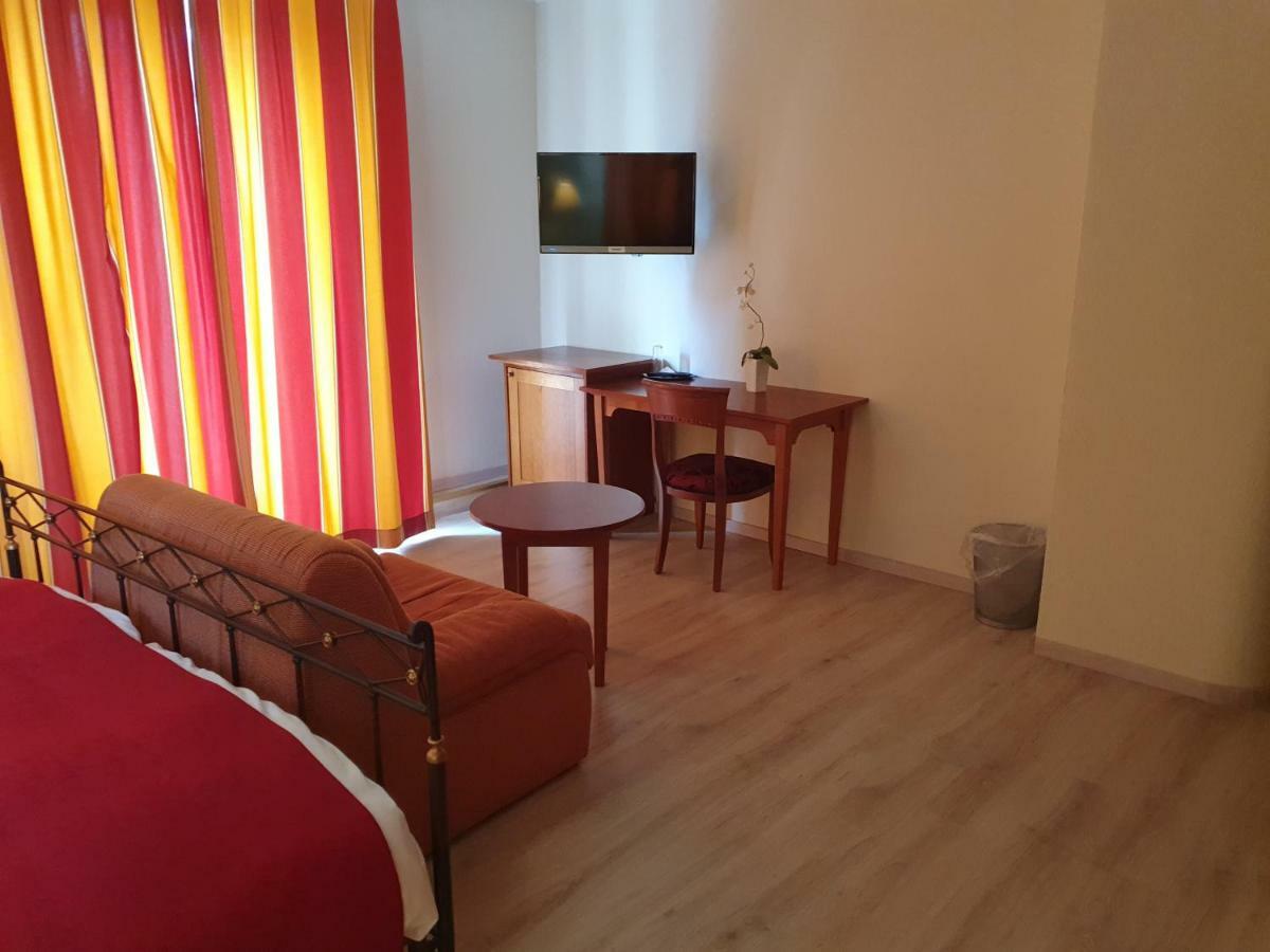 Hotel-Events Adlerpalast Rüsselsheim Eksteriør billede