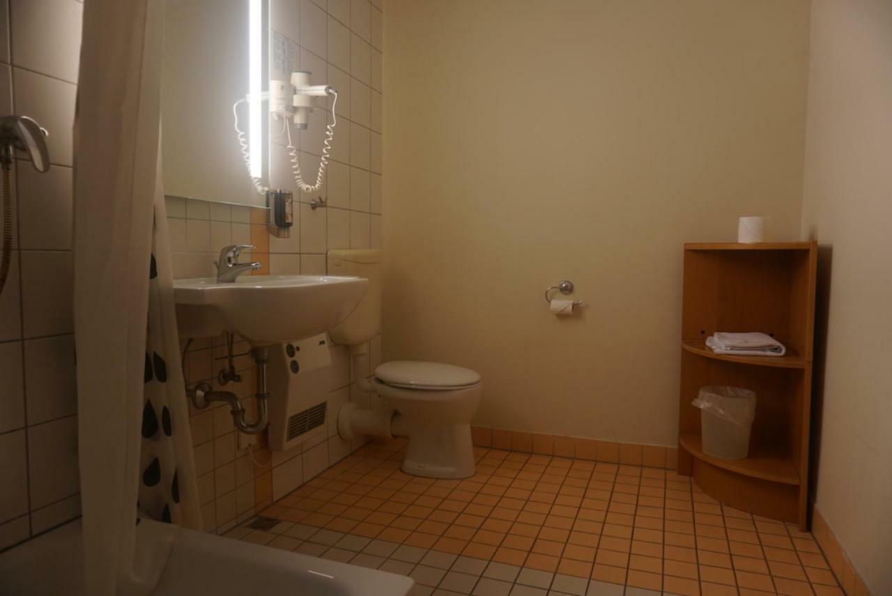 Hotel-Events Adlerpalast Rüsselsheim Eksteriør billede